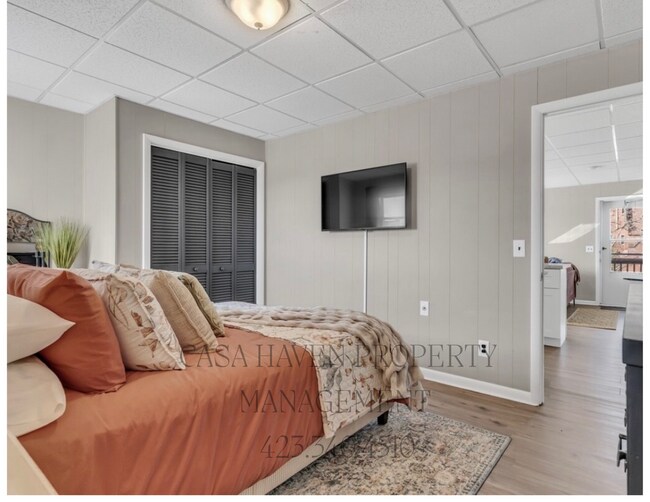 Building Photo - Modern 1 Bed 1 Bath - Pet Friendly!