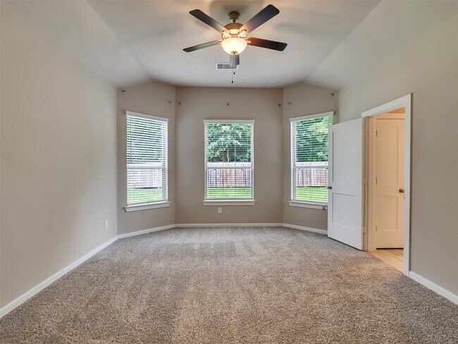 Building Photo - 8510 Amber Bend Dr