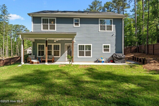 Building Photo - 594 E L Ives Dr