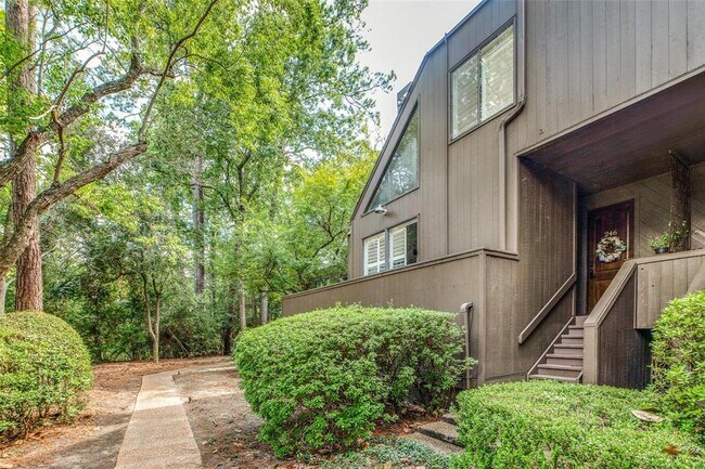 Building Photo - 246 Litchfield Ln