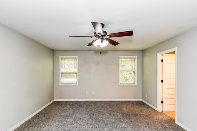 Building Photo - 246 Verrazano Pl
