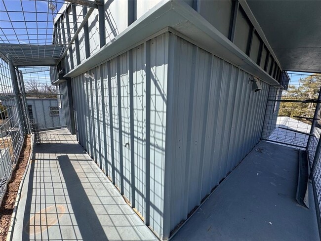 Building Photo - 1050 FM970