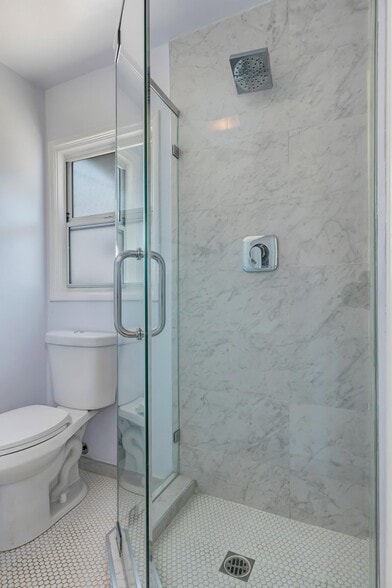 2nd shower in Primary - 8978 Norma Pl