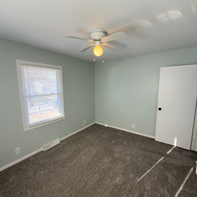 Building Photo - 3 Bedroom Home In Kentwood Schools!