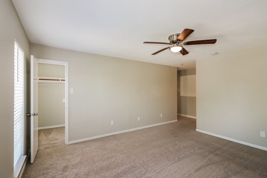 Building Photo - 4627 Green Trail Dr