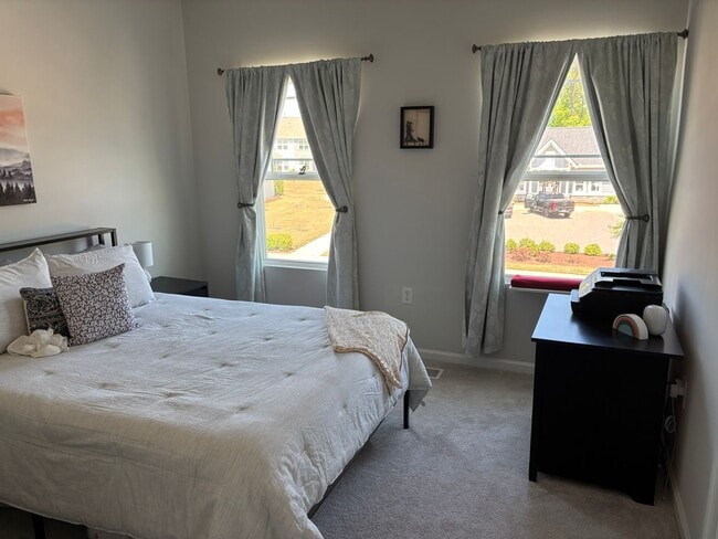 Building Photo - Beautiful 3-Bedroom Home in Copley Farm! Available Jul 1, 2026