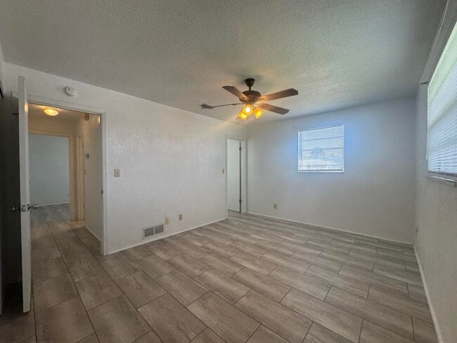 Building Photo - 2/2 in Ormond by the Sea