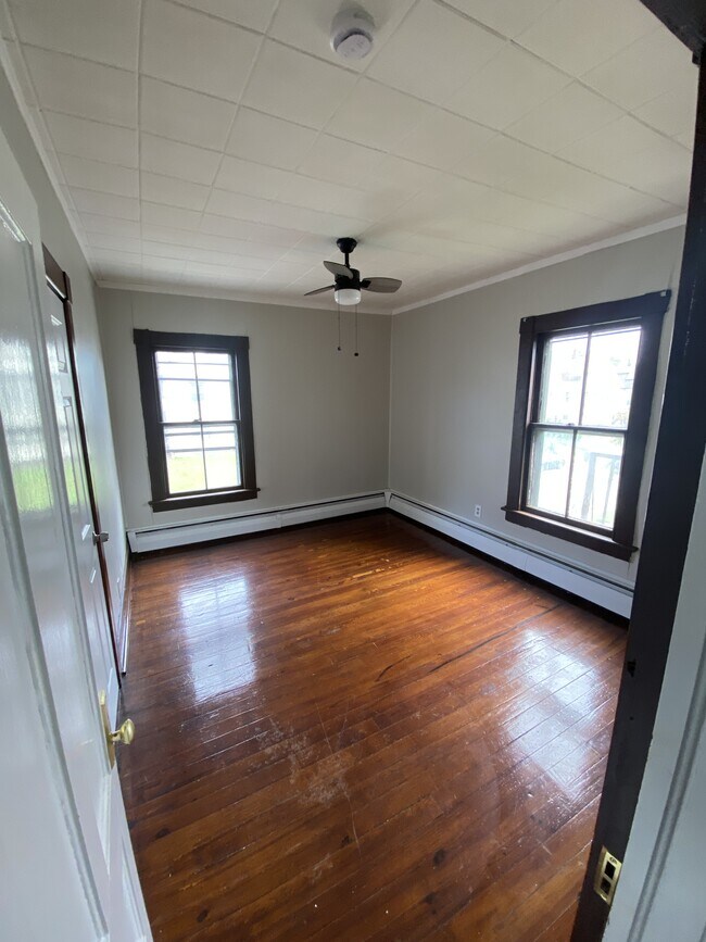 Building Photo - 153 Jubilee St
