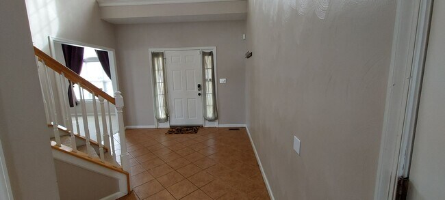 Building Photo - Beautiful home in GREAT location