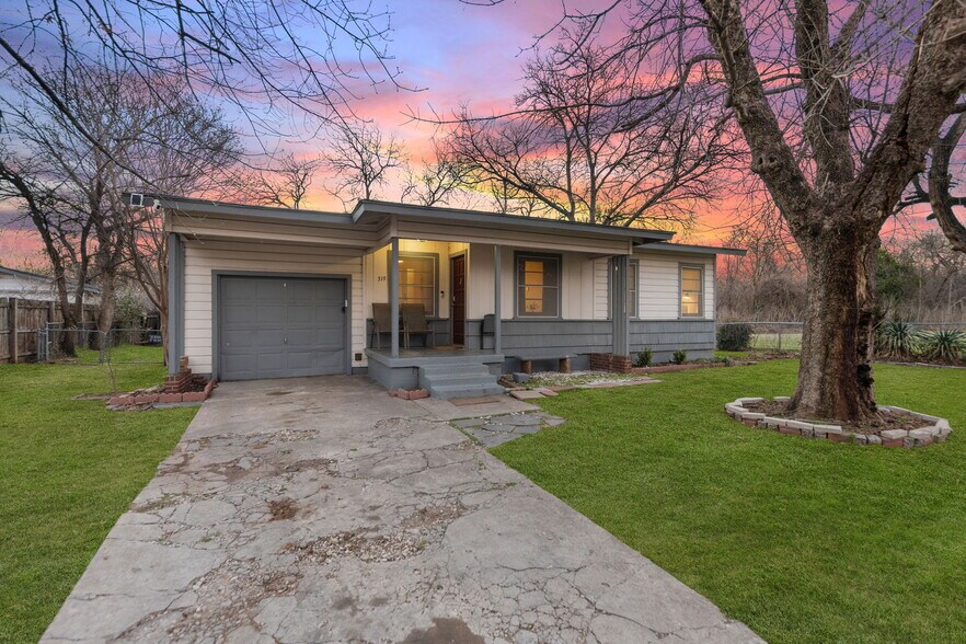 Building Photo - 319 Arnold Ave