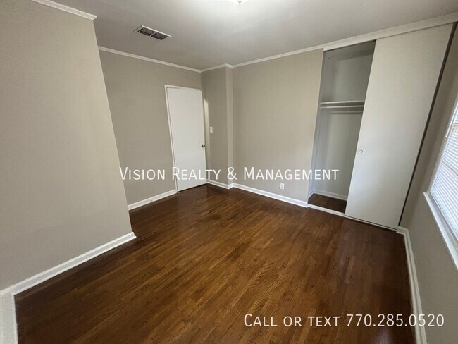 Building Photo - 3608 Sir Michael Dr