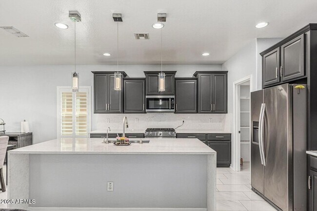 Building Photo - 10827 W Bronco Trail