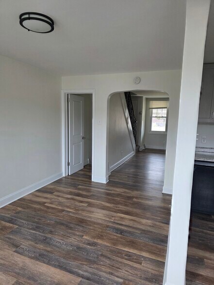 Building Photo - 922 Poplar Ave