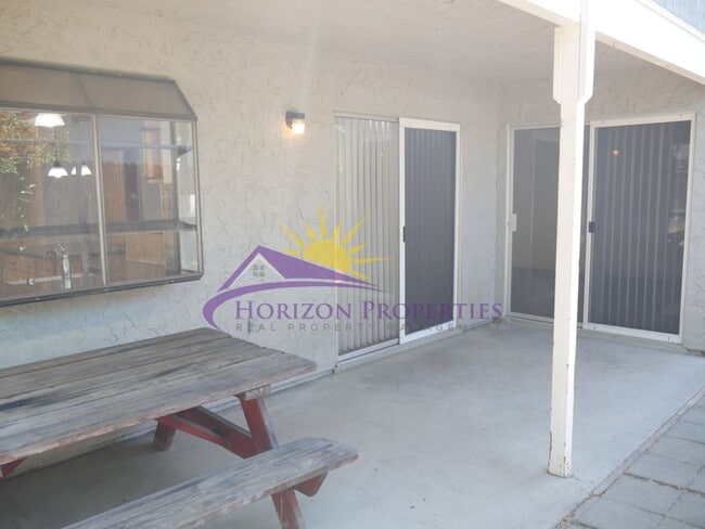 Building Photo - Open 4 Bed 2 Bath 1,407sqft Single Family Home