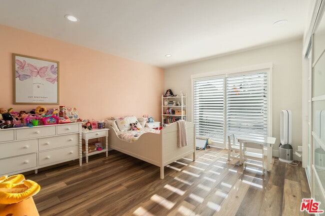 Building Photo - 4731 Deseret Dr