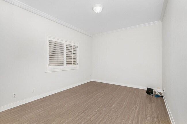 Building Photo - 1720 Carlson Ln