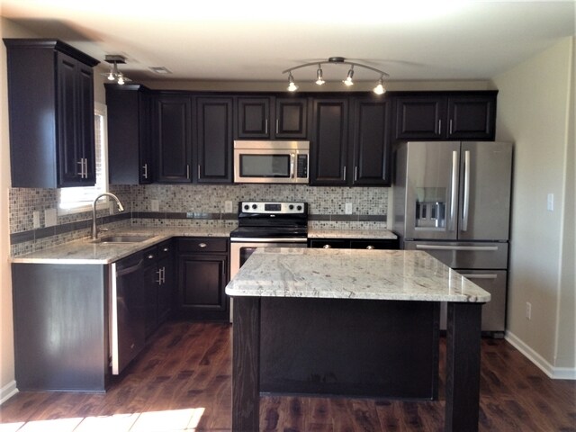 Building Photo - 12812 Walking Stick Dr