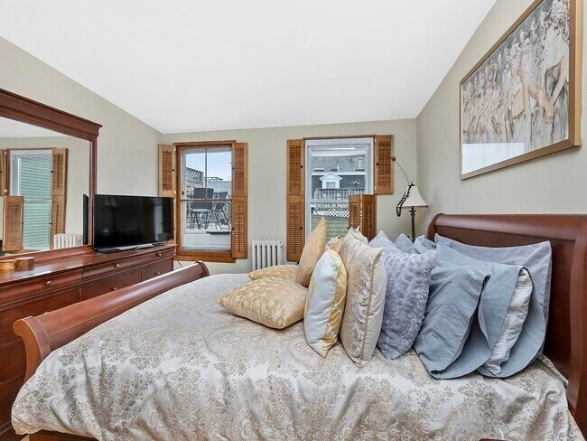 Building Photo - 50 Green St