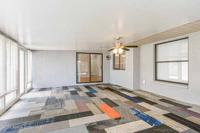 Building Photo - 930 Degroodt Rd SW