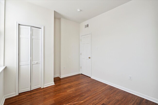 Building Photo - 1400 S 15th St
