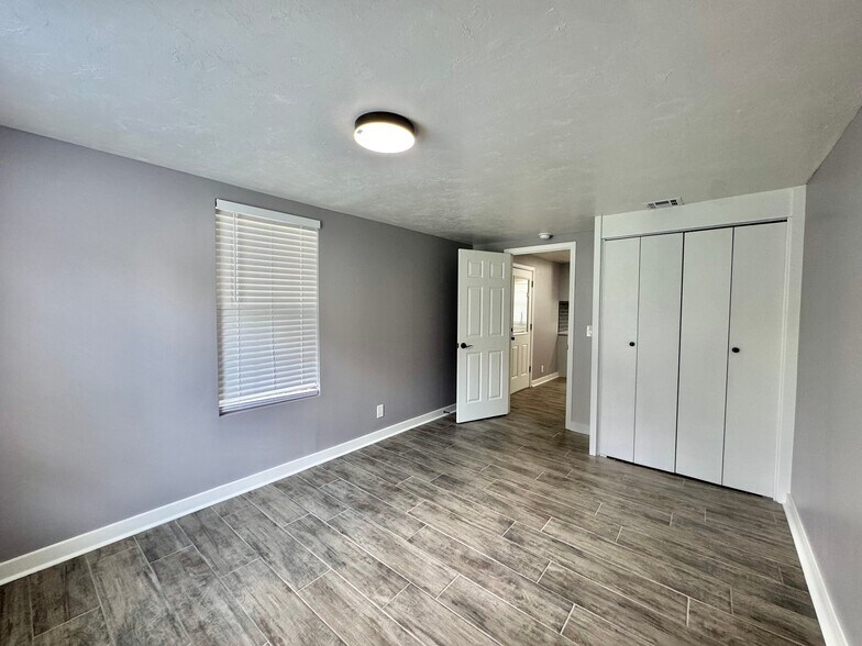 Building Photo - 2144 Westchester Dr