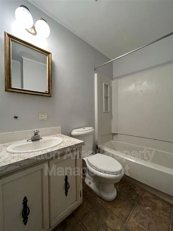 Building Photo - 142 Beaverdam Rd