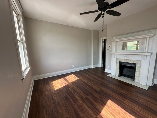 Building Photo - CLIFTON - Adorable upper floors of 2 family