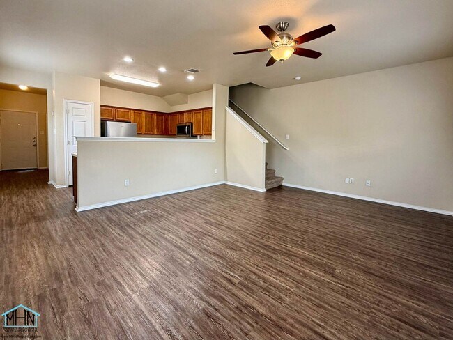 Building Photo - 5807 Golf Bend