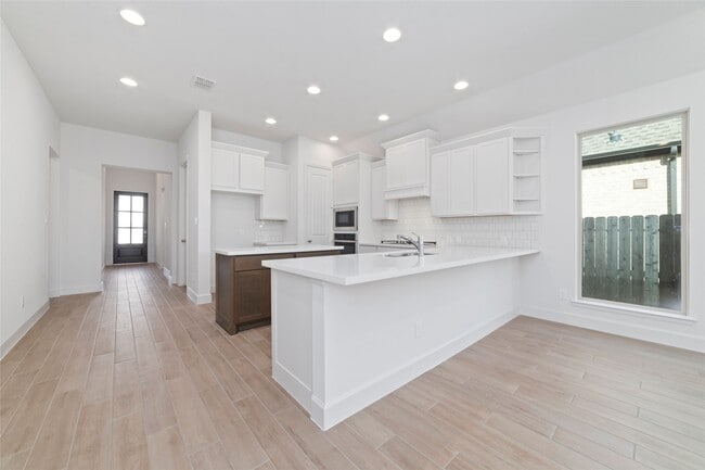 Building Photo - 1434 Girasol St