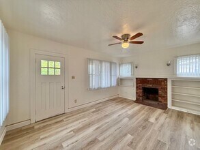 Building Photo - 2 Bedroom Cottage nestled in City Heights!...