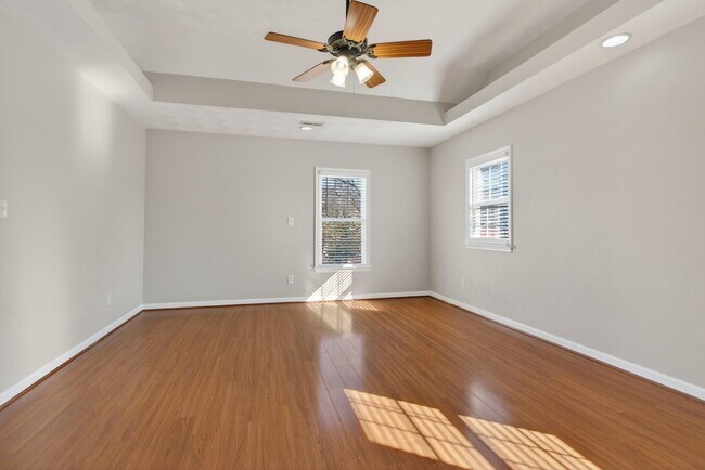 Building Photo - 2818 Tidewater Dr