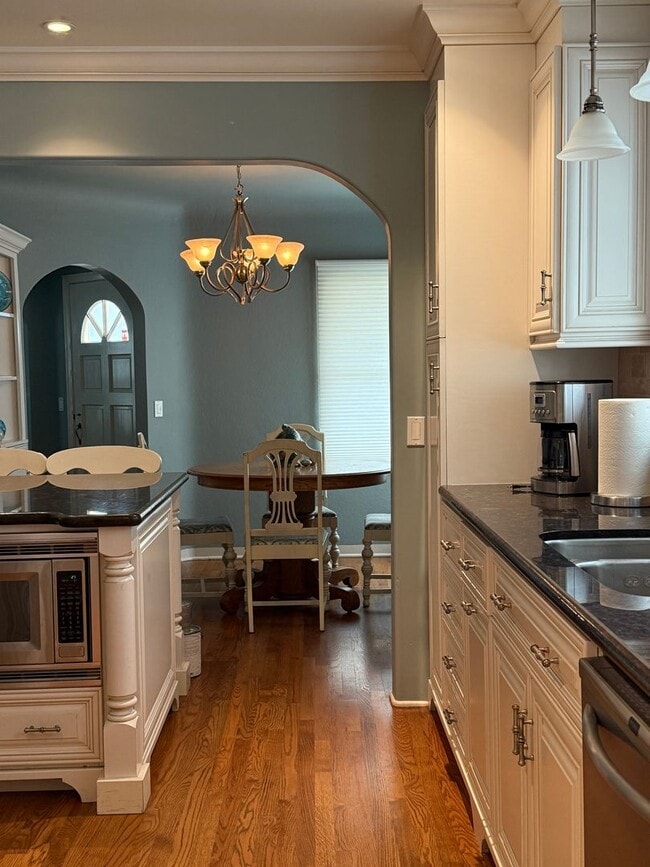 Building Photo - Great Seabright area 2/1 Fully Furnished Home