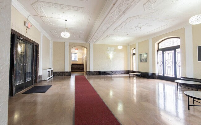 Building Photo - 111 S Harrison St