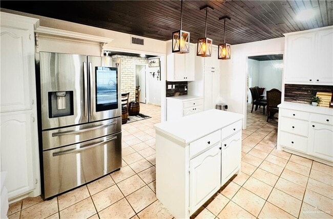 Building Photo - 21 N Shary Rd