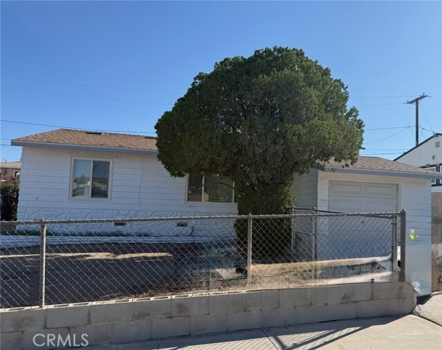 Building Photo - 421 Adele Dr