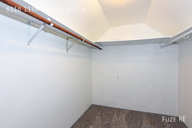 Building Photo - 6116 11th Ave S