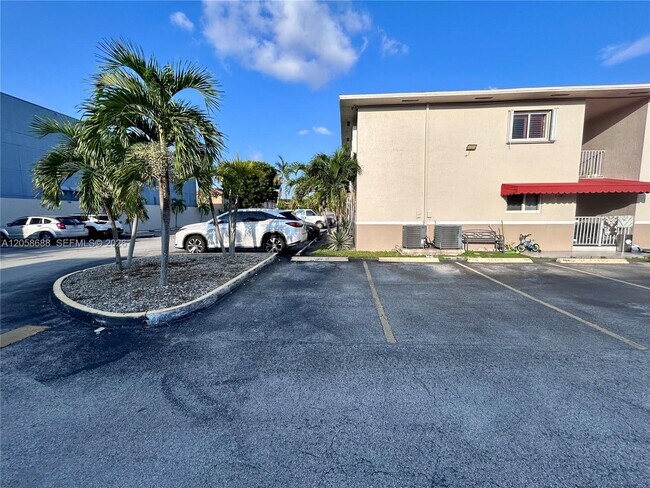Building Photo - 2925 W 80th St