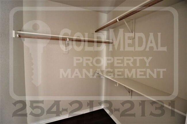 Building Photo - 3401 Barcelona Dr