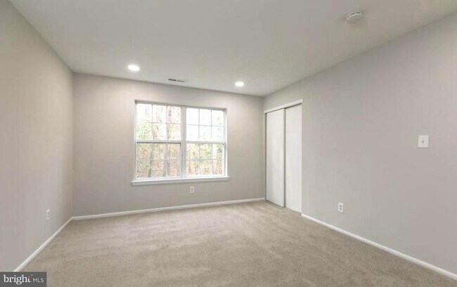 Building Photo - 405 Quail Rd