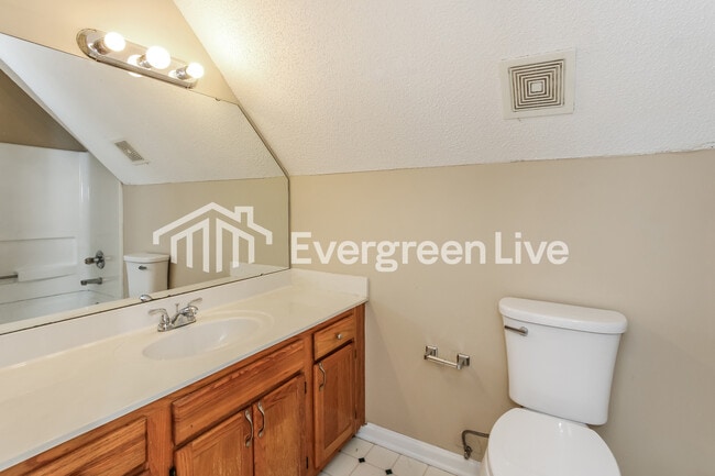 Building Photo - 510 Sweet Thorne Rd