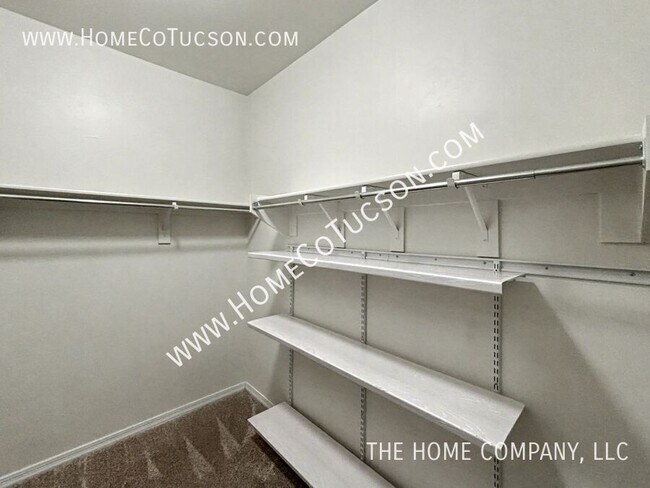 Building Photo - 11675 W Vanderbilt Farms Way