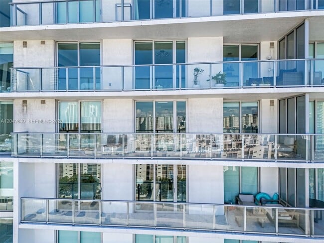 Building Photo - 300 Sunny Isles Blvd
