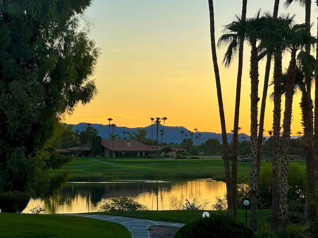 Building Photo - 7401 N Scottsdale Rd