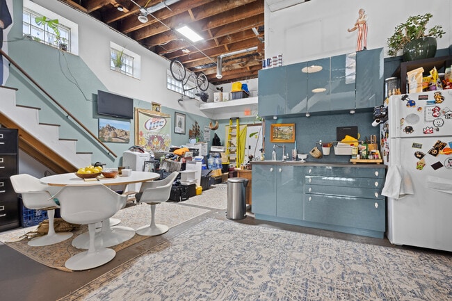 Building Photo - 15 3rd St