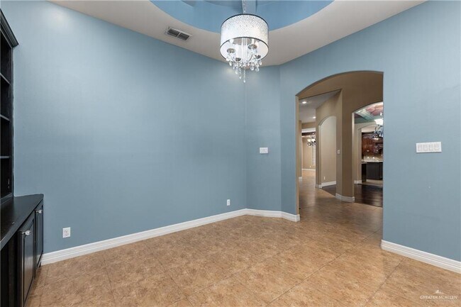 Building Photo - 1320 Manzano Ln