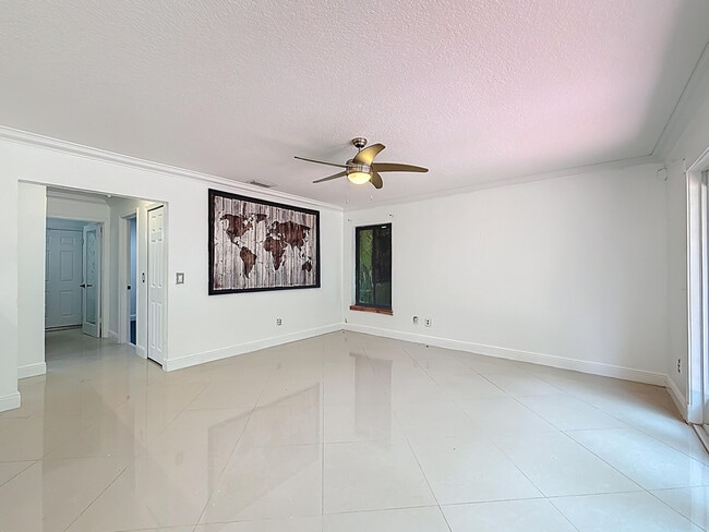 Building Photo - 375 NW 48th Ave