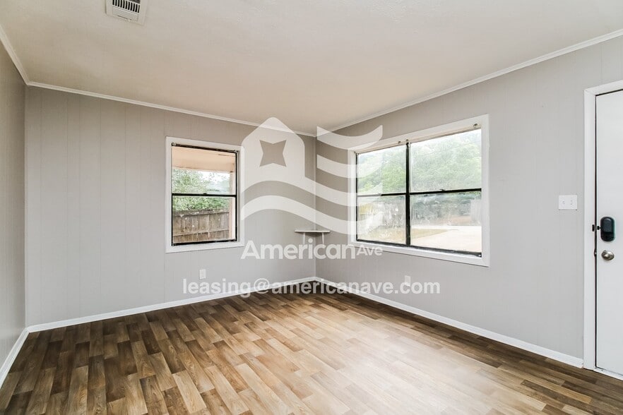 Building Photo - 9121 Morris Dr SW