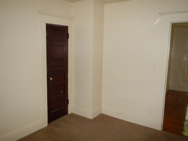 Building Photo - 1217 Madison St