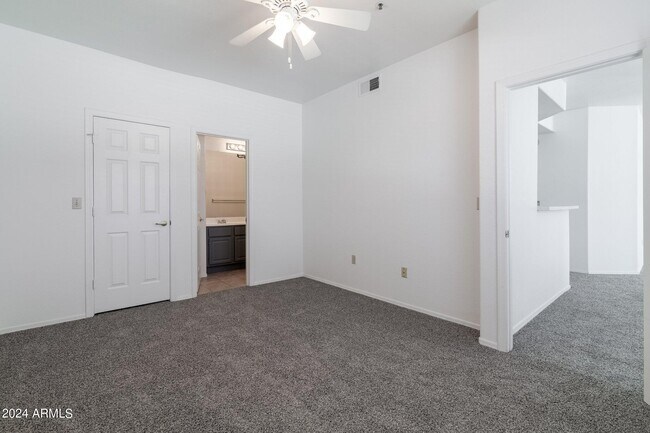 Building Photo - 11375 E Sahuaro Dr