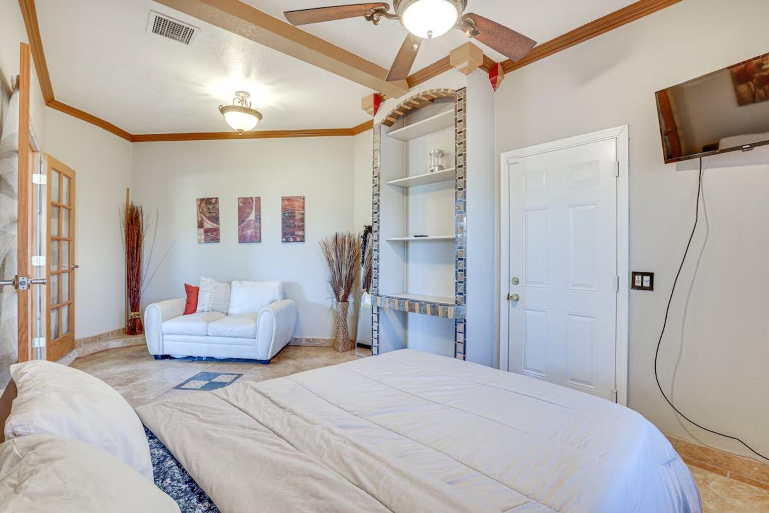 Building Photo - 2907 W Carson Rd